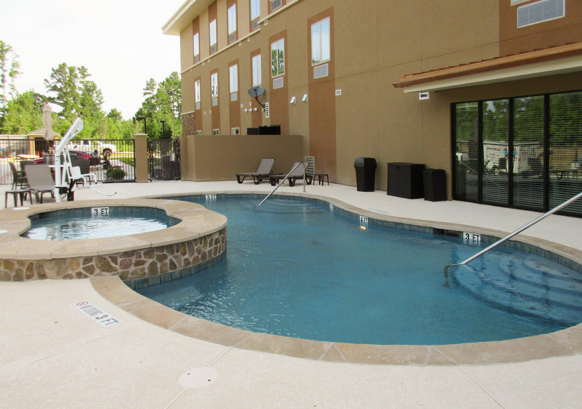 Mainstay Suites Lufkin Luaran gambar